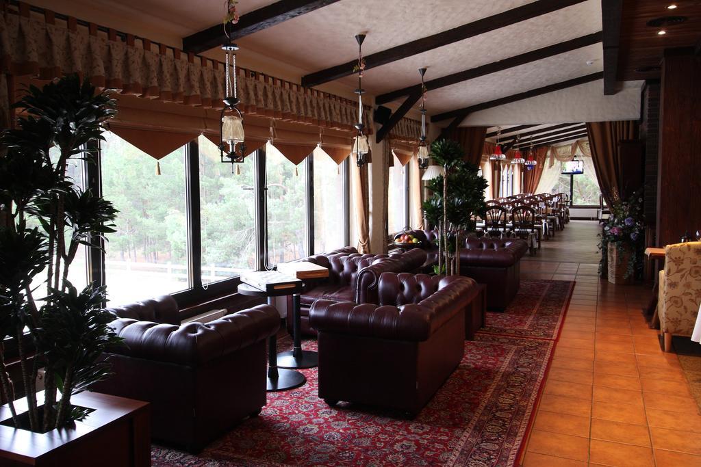 Park-Hotel Butenko Stable Protsev Εξωτερικό φωτογραφία
