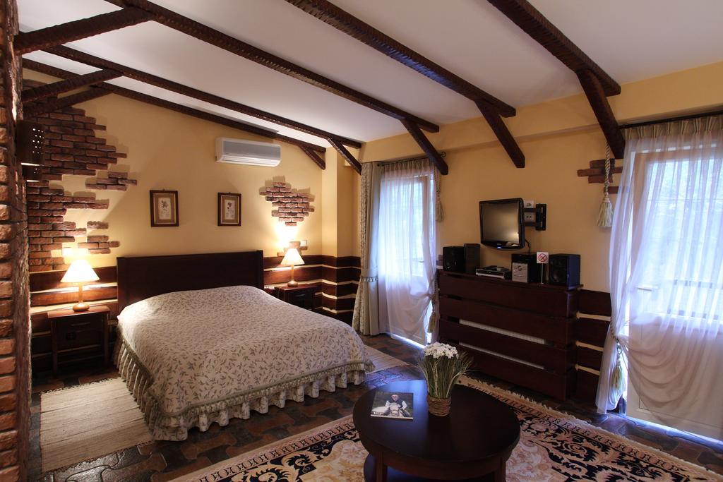 Park-Hotel Butenko Stable Protsev Εξωτερικό φωτογραφία